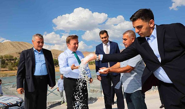 Aydoğdu, tescilli Kemah tuzunu yerinde inceledi