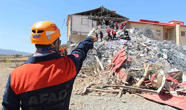 Bingöl'de gerçeği aratmayan tatbikat
