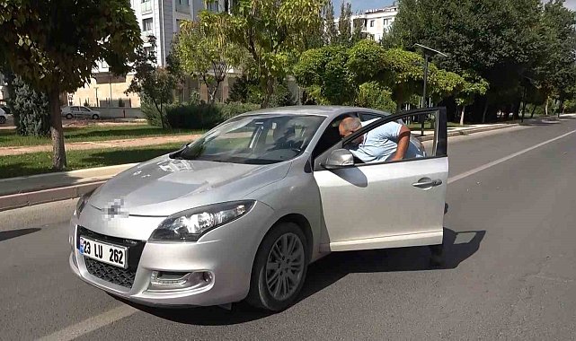Cezanın şokuyla el frenini çekmeyi unuttuğu araç hareket etti