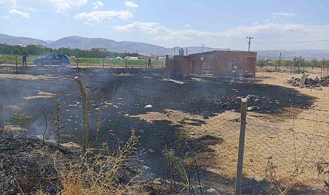 Darende'de arazi yangını