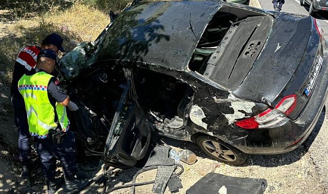 Devrilen otomobilde bulunan 3 kişi öldü, 1 ağır yaralı
