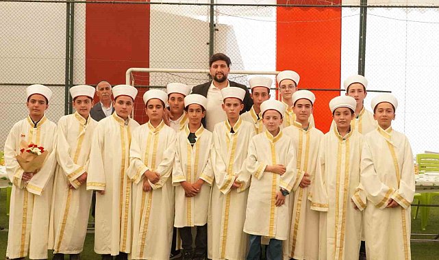 Elazığ'da 13 hafız için program düzenlendi
