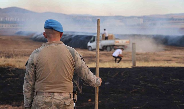 Elazığ'da çıkan yangında 400 ton saman kül oldu