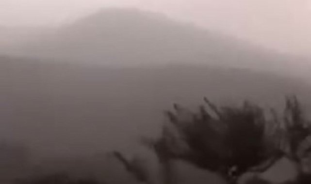 Elazığ'da fırtına etkili oldu