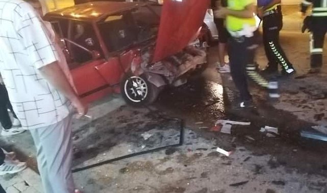 Elazığ'da Tofaş ile midibüs çarpıştı: 3 yaralı
