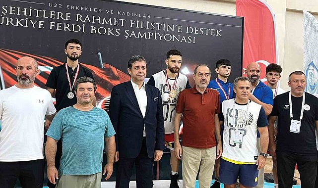 Elazığlı boksörlerden gümüş ve bronz madalya