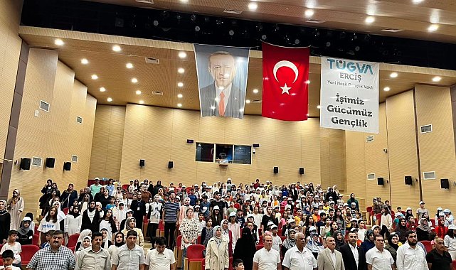Erciş'te 'Yaz Okulu' kapanış programı düzenlendi