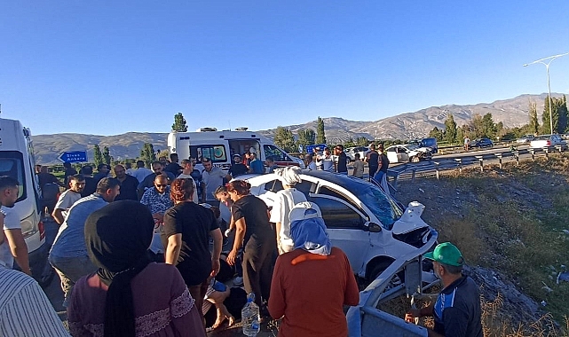 Erzincan'da trafik kazası: 8 yaralı
