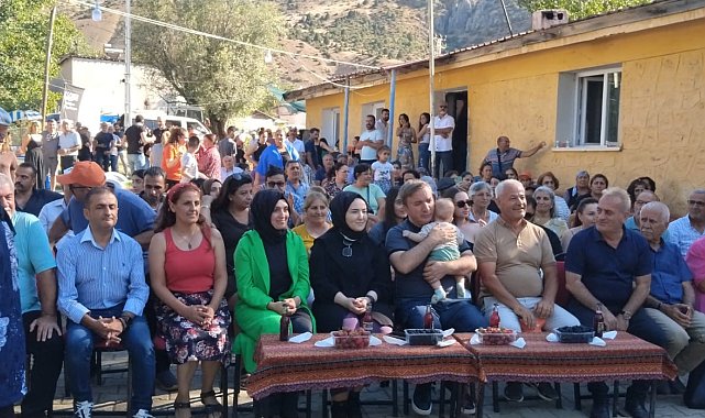 Erzincan'da çilek ve böğürtlen festivali düzenlendi