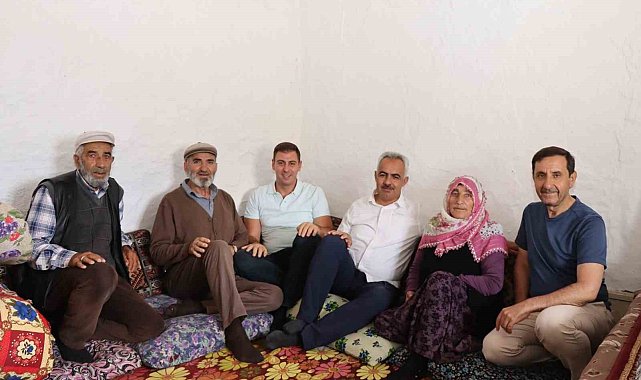 Fikriye Nine 72 yaşında köyüne muhtar oldu