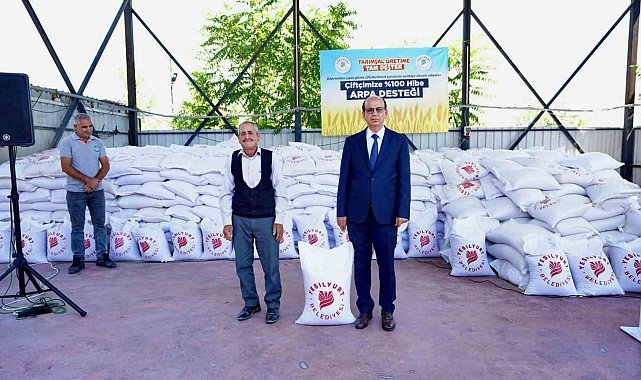 Geçit, "Depremzede çiftçilerimize 35 ton arpa dağıttık"