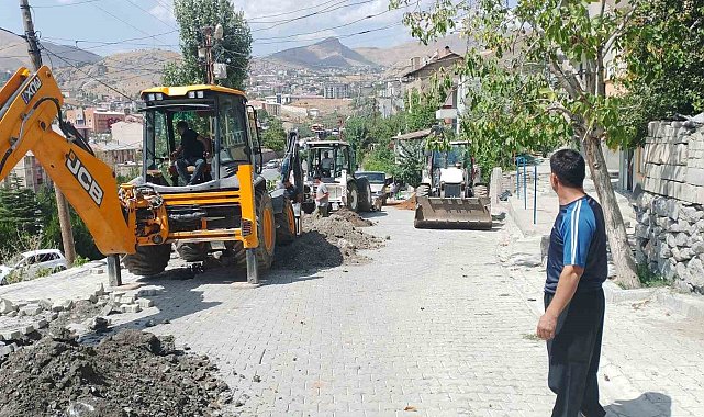Hakkari'de sondaj tekniği ile doğalgaz verildi