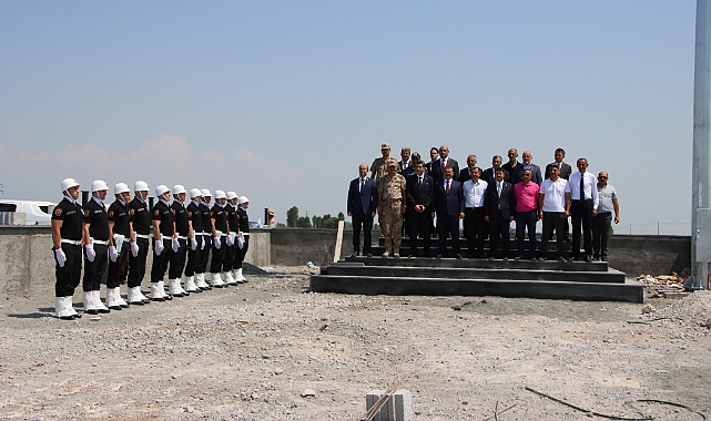 Iğdır'da 9 yıl önce şehit olan 13 polis için anıt yapılıyor