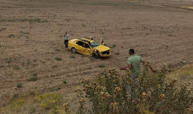 İran plakalı otomobille kamyonet çarpıştı: Biri bebek 6 yaralı