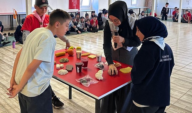 İzcilere "Bilinçli Teknoloji Kullanımı, Teknoloji Bağımlılığı Ve Sağlıklı Beslenme" eğitimi verildi