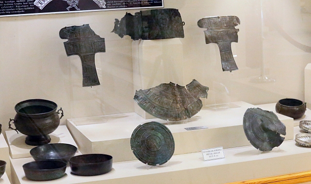 Kaçakçılardan kurtarılan Urartu eserleri Kars'ta sergileniyor