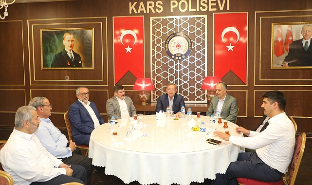 Kars İl Müftüsü Hamza Bayram'a veda yemeği