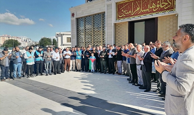 Kars'ta bir araya gelen STK temsilcileri saldırıyı kınadı