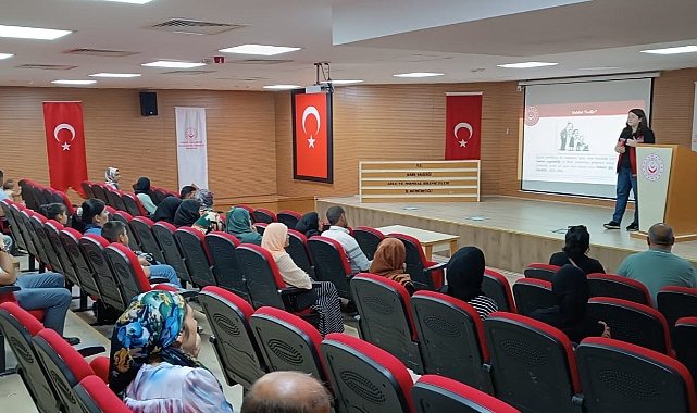Kars’ta “Kadına yönelik şiddet ve erken yaşta zorla evlilik” eğitimi