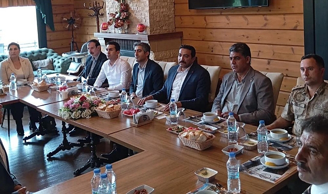 Sarıkamış'ta muhtarlar toplantısı yapıldı
