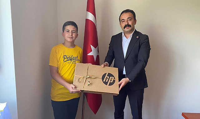 Kaymakam Okatan, Digor LGS birincisini ödüllendirdi