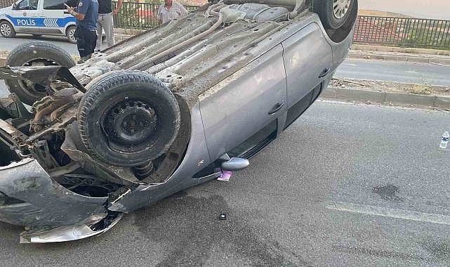 Kontrolden çıkan otomobil ters döndü: 2 yaralı