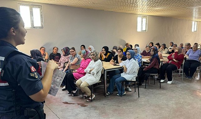 Malatya'da jandarma ekipleri KADES uygulamasını tanıttı