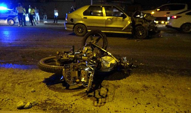 Malatya'da otomobil motosikletle çarpıştı: 1'i çocuk 2 ağır yaralı