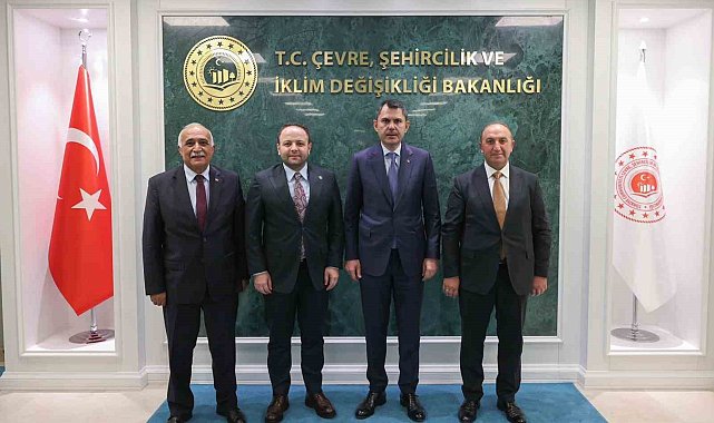 Milletvekili Koç, Belediye Başkanlarıyla Bakan Kurum'u ziyaret etti