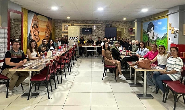 Müdür Bozkurt, AFAD gönüllüleri ile bir araya geldi