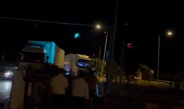 Muş'ta tır ile pikap çarpıştı: 2 yaralı