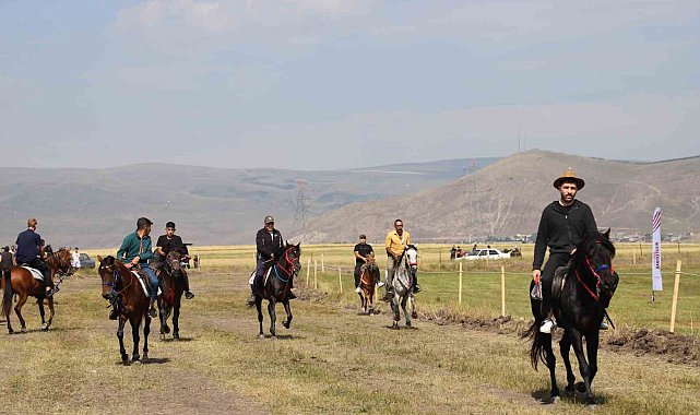 Rahvan At Yarışı final koşuları, sağanak ve dolu sebebiyle ertelendi