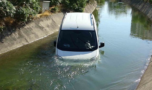 Sulama kanalına uçan araçtan burnu bile kanamadan çıktı