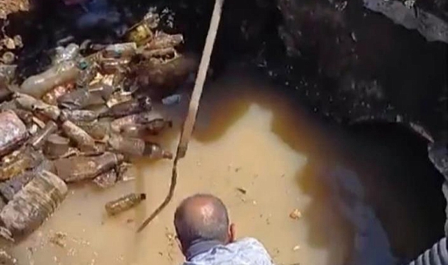 Tıkanan sulama kanalından hayvan leşleri çıktı