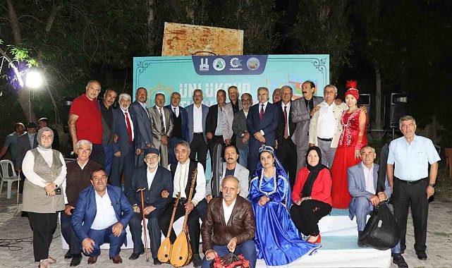 Ünlükaya Türk Dünyası Aşıklar buluşması büyük ilgi gördü