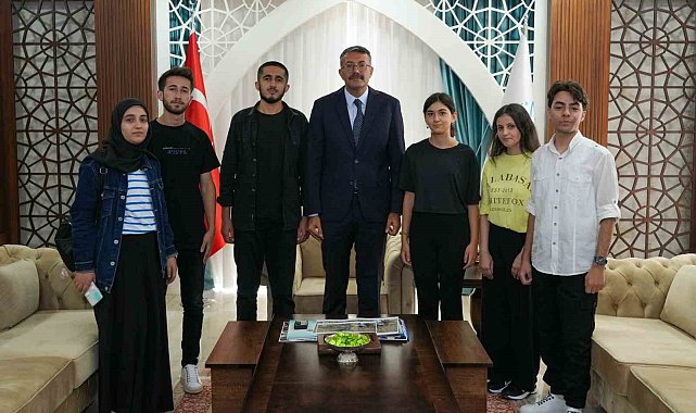 Vali Çelik: "Hakkari'de 836 öğrenci üniversite hayalini gerçekleştirdi"
