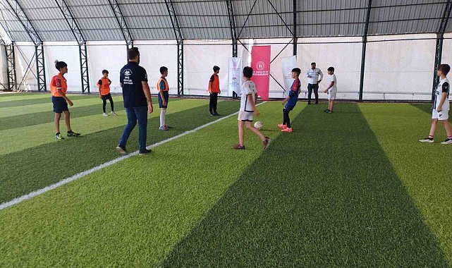 Varto'da Kur'an kursu öğrencileri arasındaki futbol turnuvası sona erdi