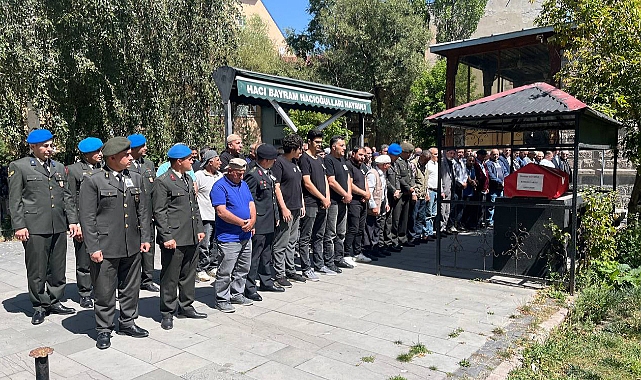 Vefat eden Kıbrıs gazisi Sarıkamış'ta son yolculuğuna uğurlandı