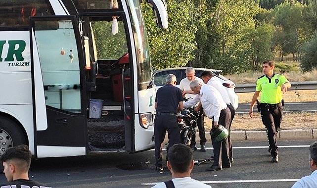 Yolcu otobüsüyle çarpışan motosikletteki şahıs hastanede vefat etti