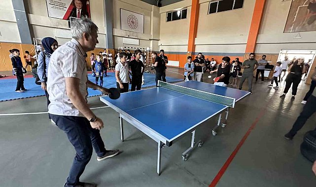 Yüksekova'da sosyal medya bağımlılığına dikkat çekildi