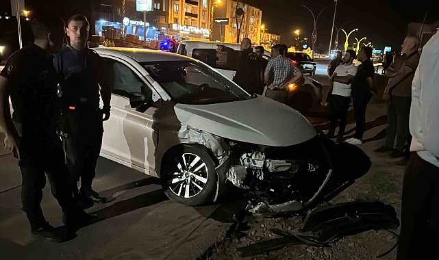 Yüksekova'da trafik kazası: 4 yaralı