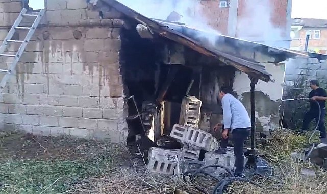 Ağrı'da bir ev küle döndü