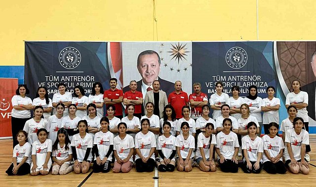 Ağrı'da hayata geçirilen 'Fabrika Voleybol' ile genç yıldızlar yeteneklerini sergileyecek