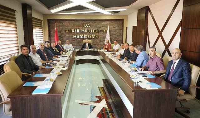 Ağrı'da ilçe milli eğitim müdürleri toplantısı gerçekleştirildi