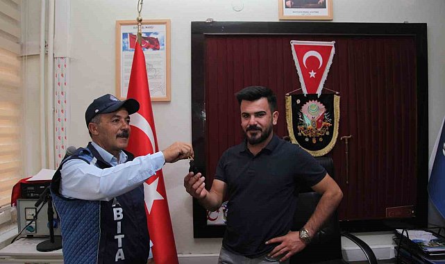 Yerde bulduğu bir kese altını sahibine teslim etti