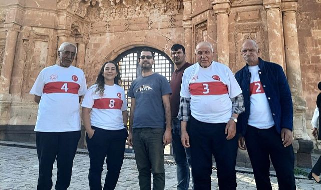 Ardahan Huzurevi sakinleri İshak Paşa Sarayı'nı gezdi