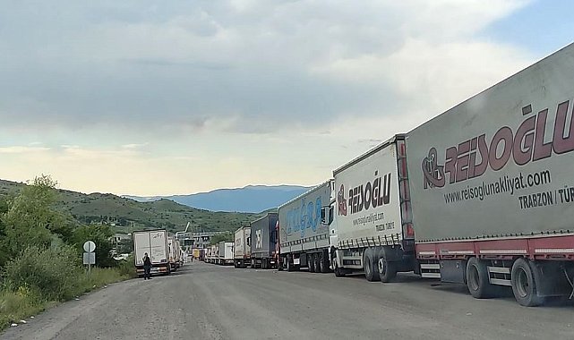 Ardahan-Posof Türkgözü Sınır Kapısı'nda tır kuyruğu
