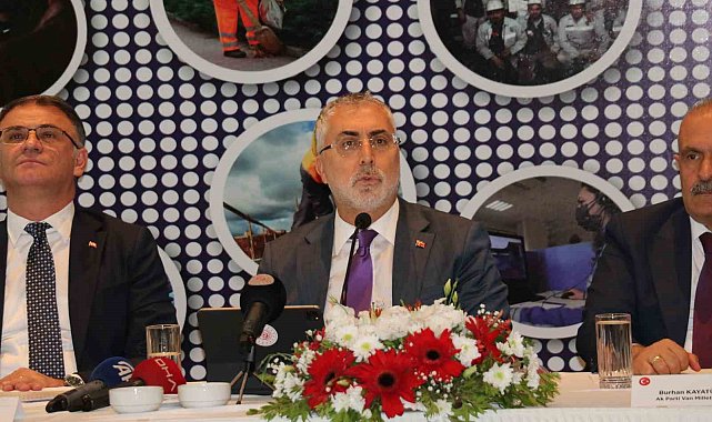 Bakan Işıkhan: "Türkiye, artık yüz yıllık kalkınma planları yapan bir ülke haline gelmiştir"