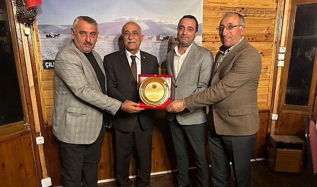 Başkan Azizoğlu'nda Karaaslan'a veda yemeği