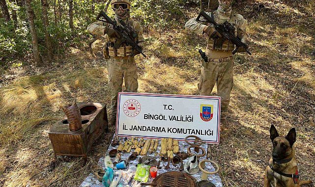 Bingöl'de teröristlerin inlerine girildi: 8 odalı sığınak içerisinde malzemeler ele geçirildi